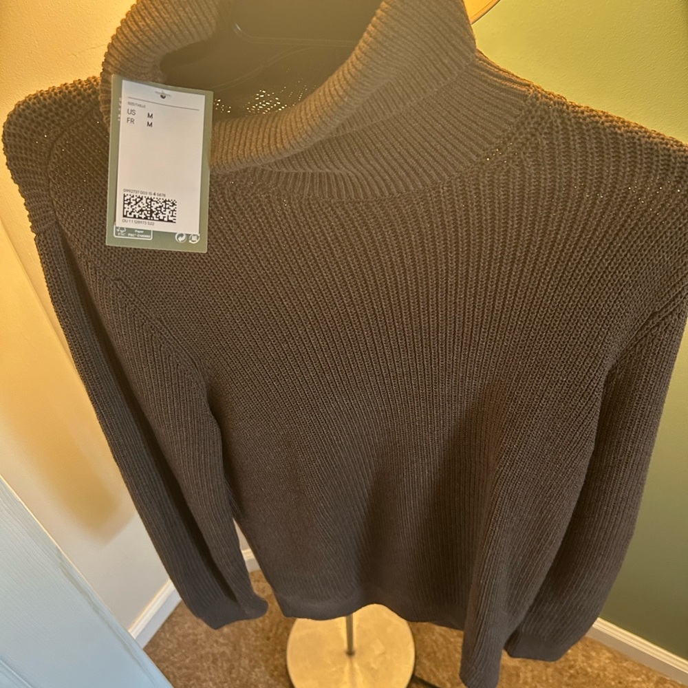 H&M Brown Ribbed Turtleneck Sweater
